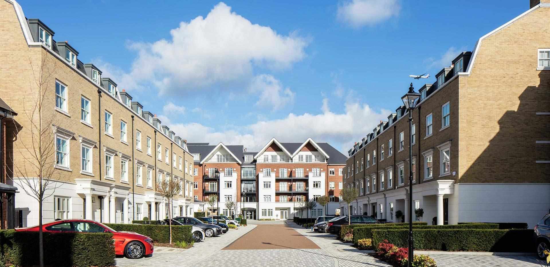 St James, Fitzroy Gate, Exterior