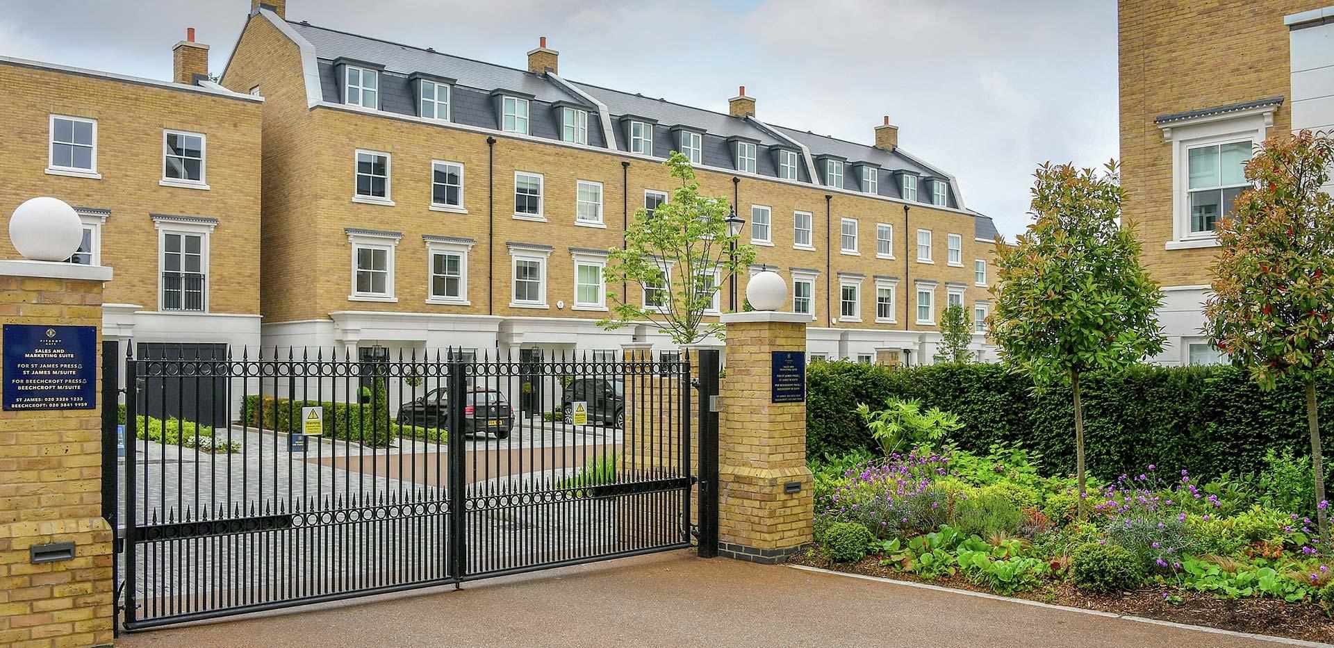 St James, Fitzroy Gate, Exterior