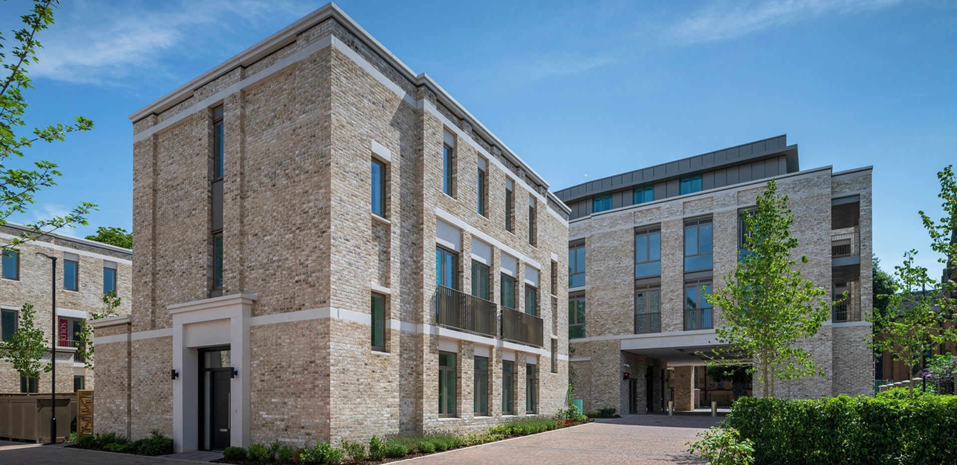 Berkeley, Forbury, Exterior