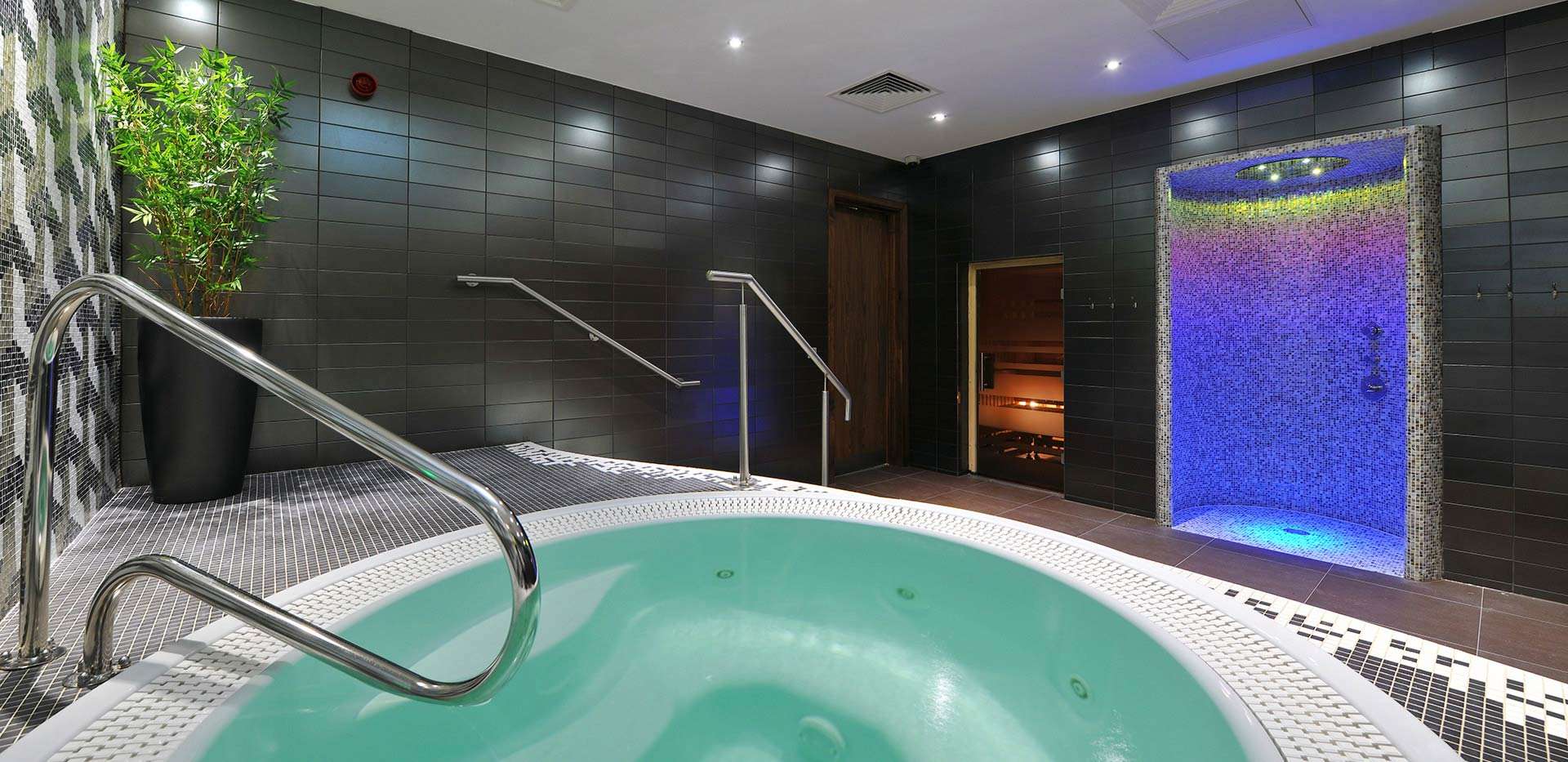 St James, Moore House, Health, spa, pool, Local Area