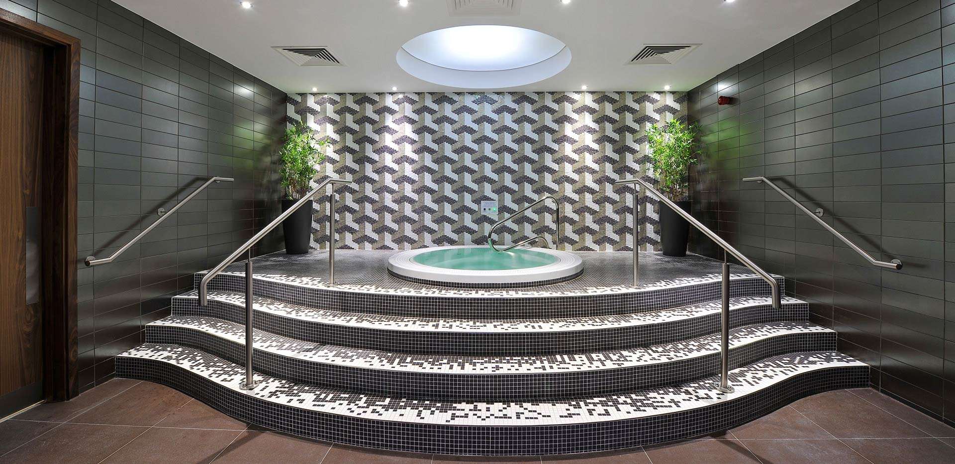 St James, Moore House, spa, pool, Local Area