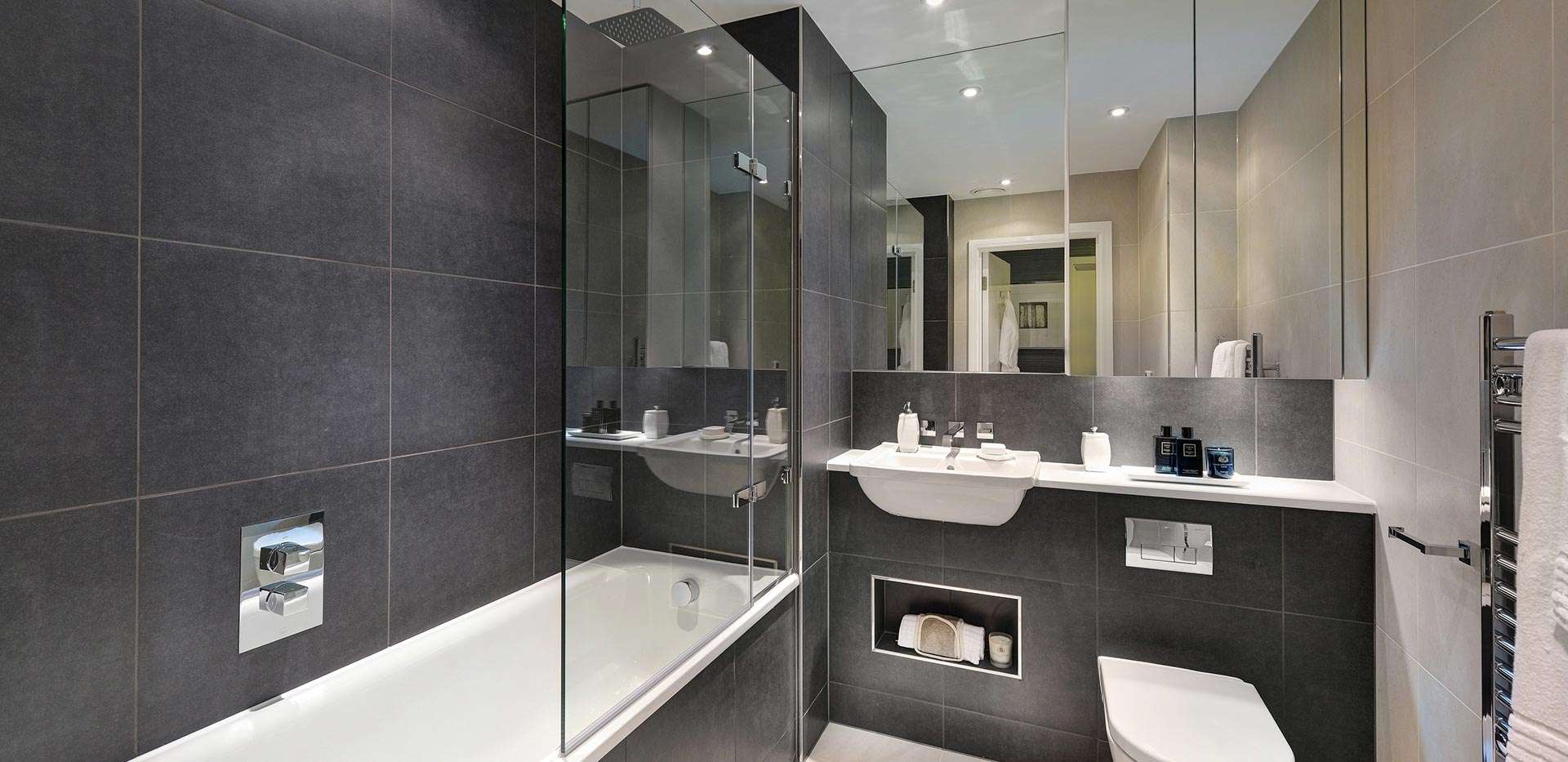 Berkeley, Saffron Square, Property D15.01, Bathroom, Interior