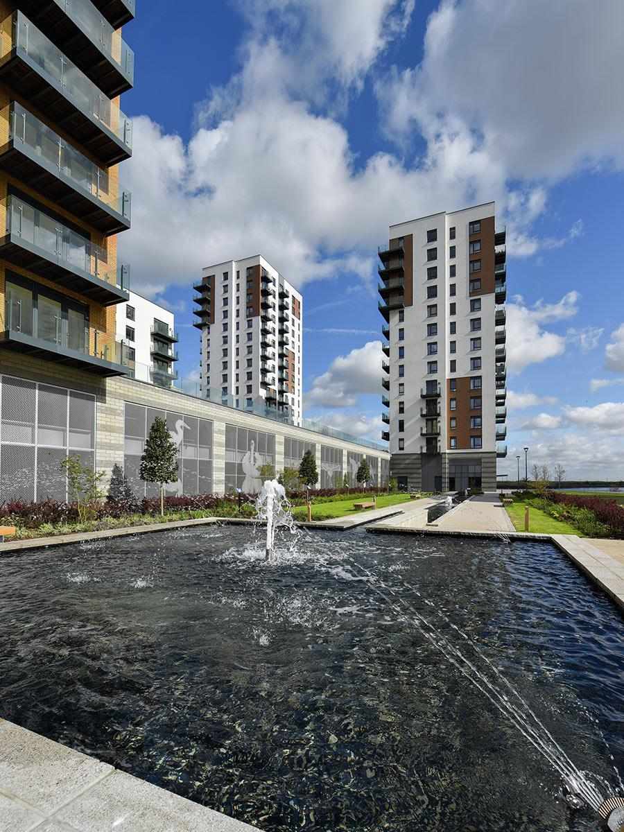 Berkeley, Victory Pier, Exterior