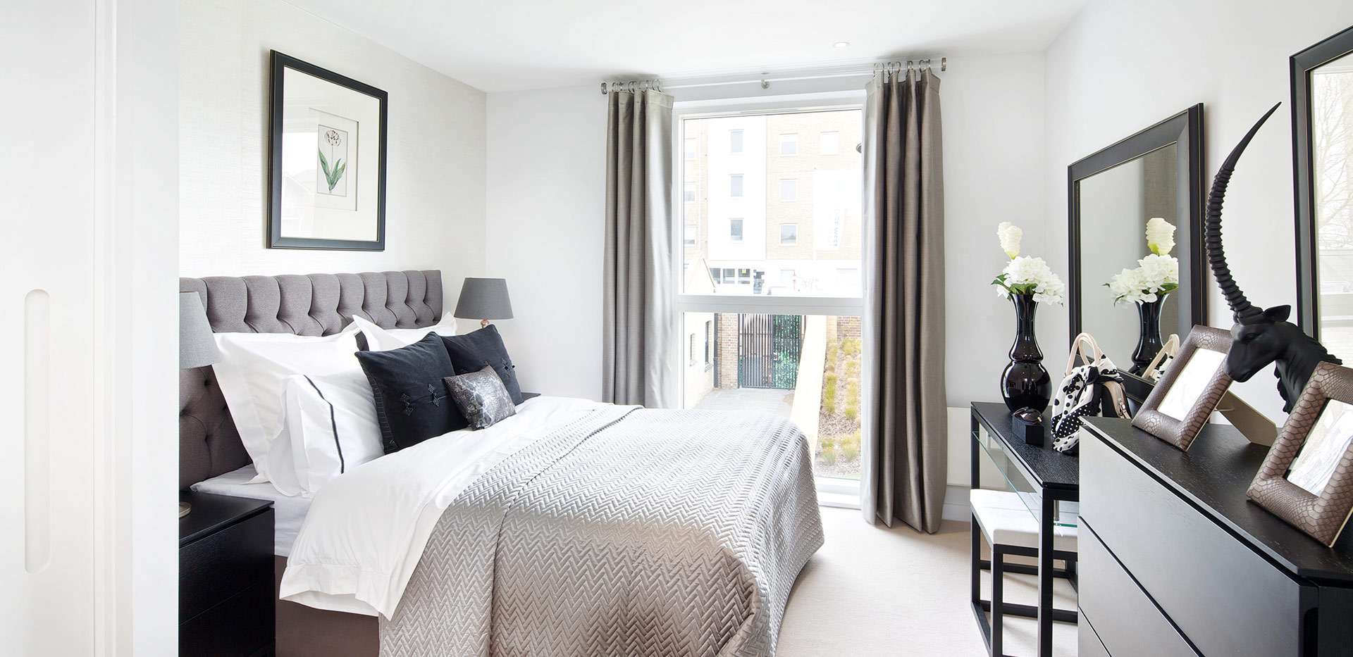 St James, Kew Bridge West, Show Room, Master Bedroom, Interior