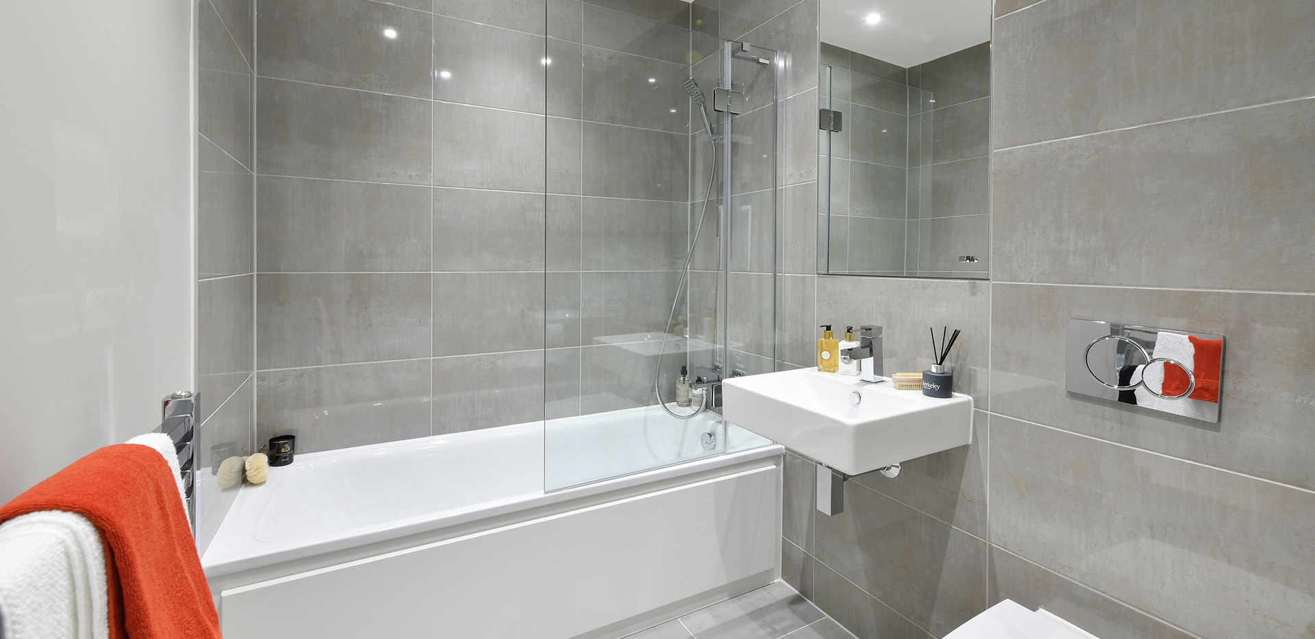 Berkeley, Holborough Lakes,  Bathroom