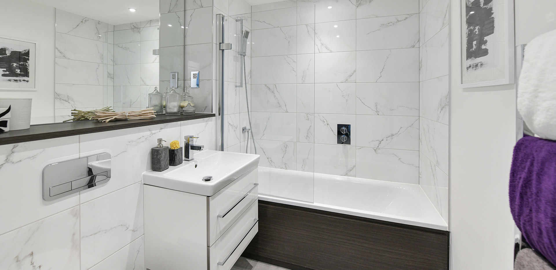 Berkeley, Holborough Lakes,  Bathroom