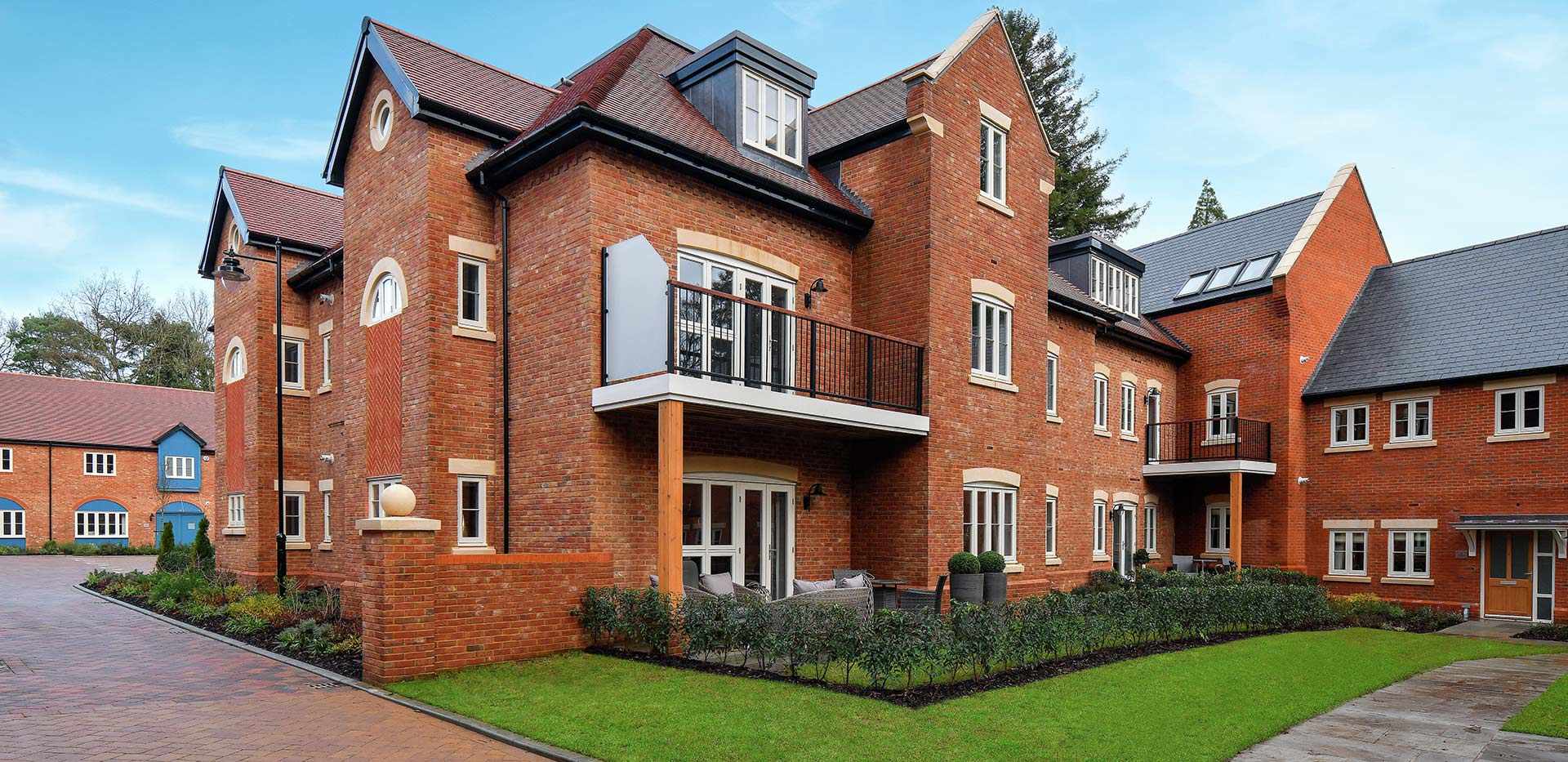 Berkeley, Brompton Gardens, The Brackens, Brackens Exterior