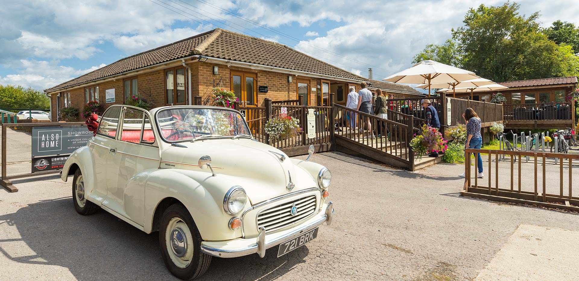 Berkeley, Barleycroft, Local Area