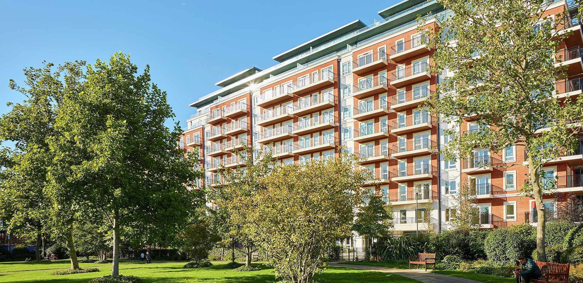 St George, Beaufort Park, Exterior