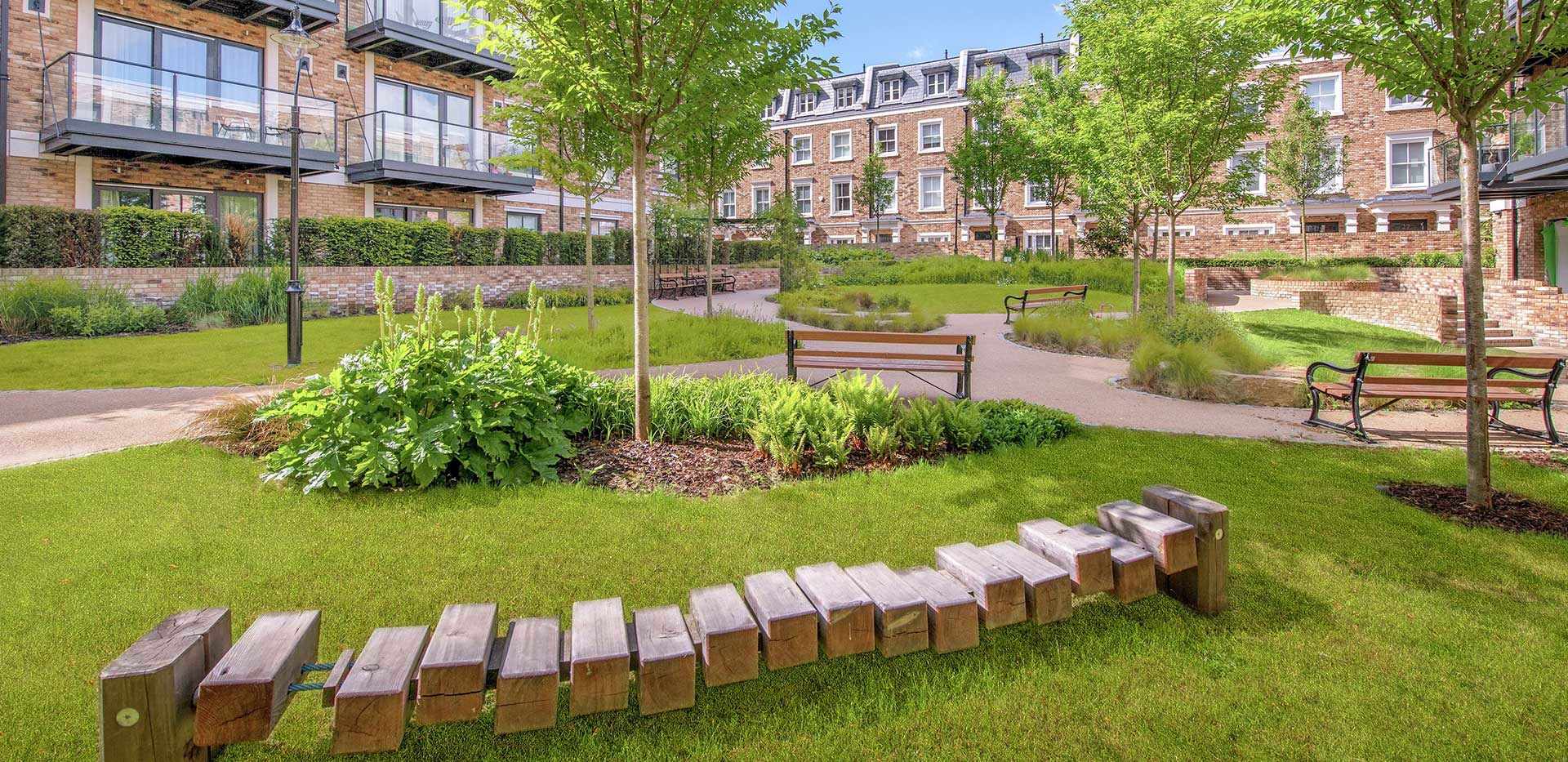 Berkeley, Chiswick Gate, Exterior