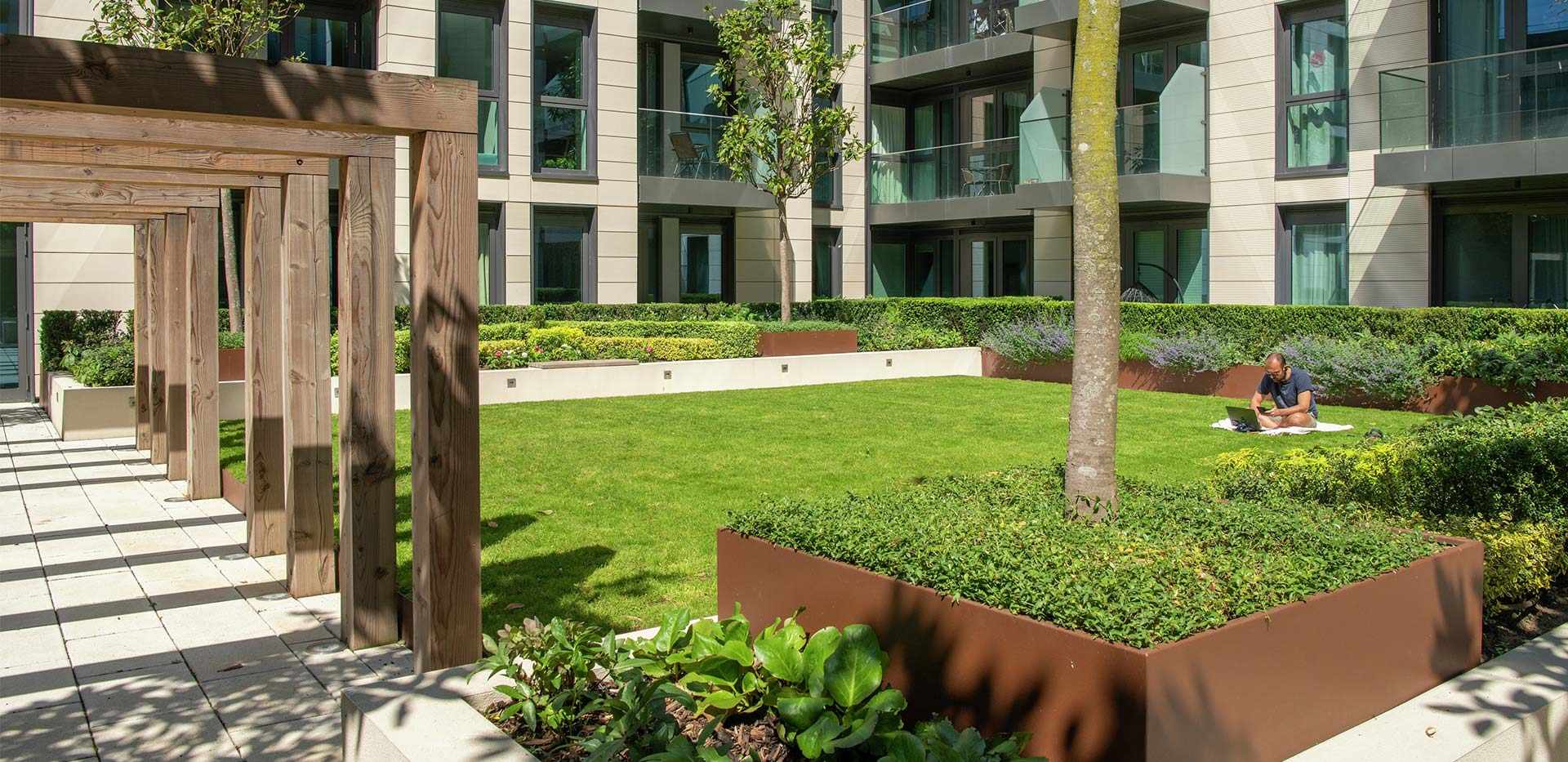 St George, Sovereign Court, Courtyard Gardens