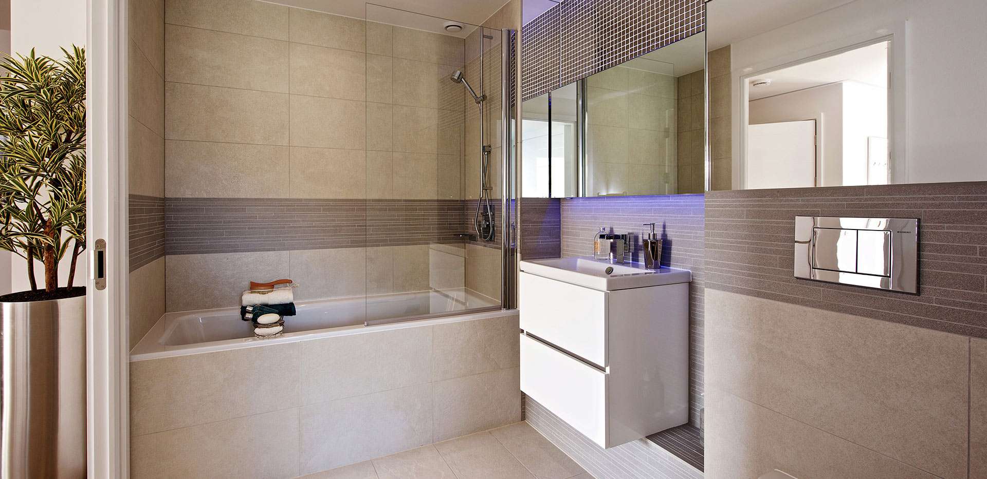 Berkeley, Marine Wharf, Cleveley Court, Bathroom Interior