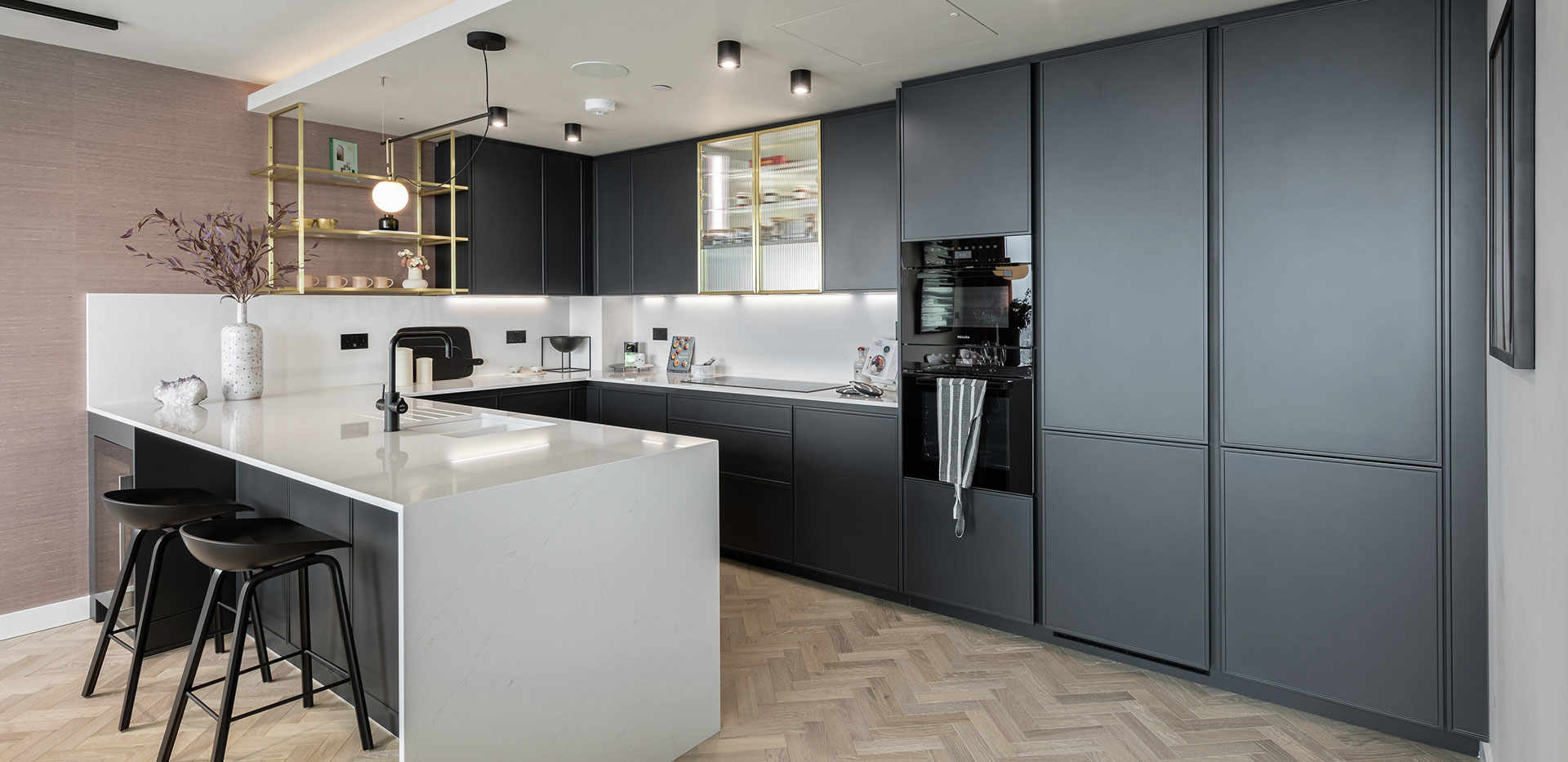 Berkeley, 250 City Road, Show Apartment 33.04, Interiors, Kitchen