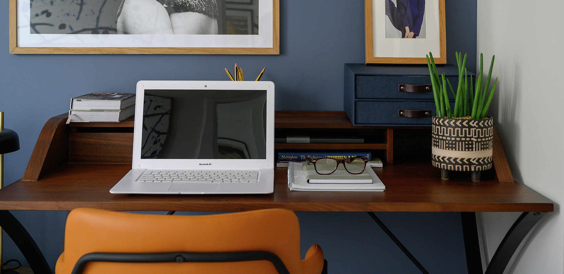 St William, The Arches, Two Bedroom Showhome, Desk