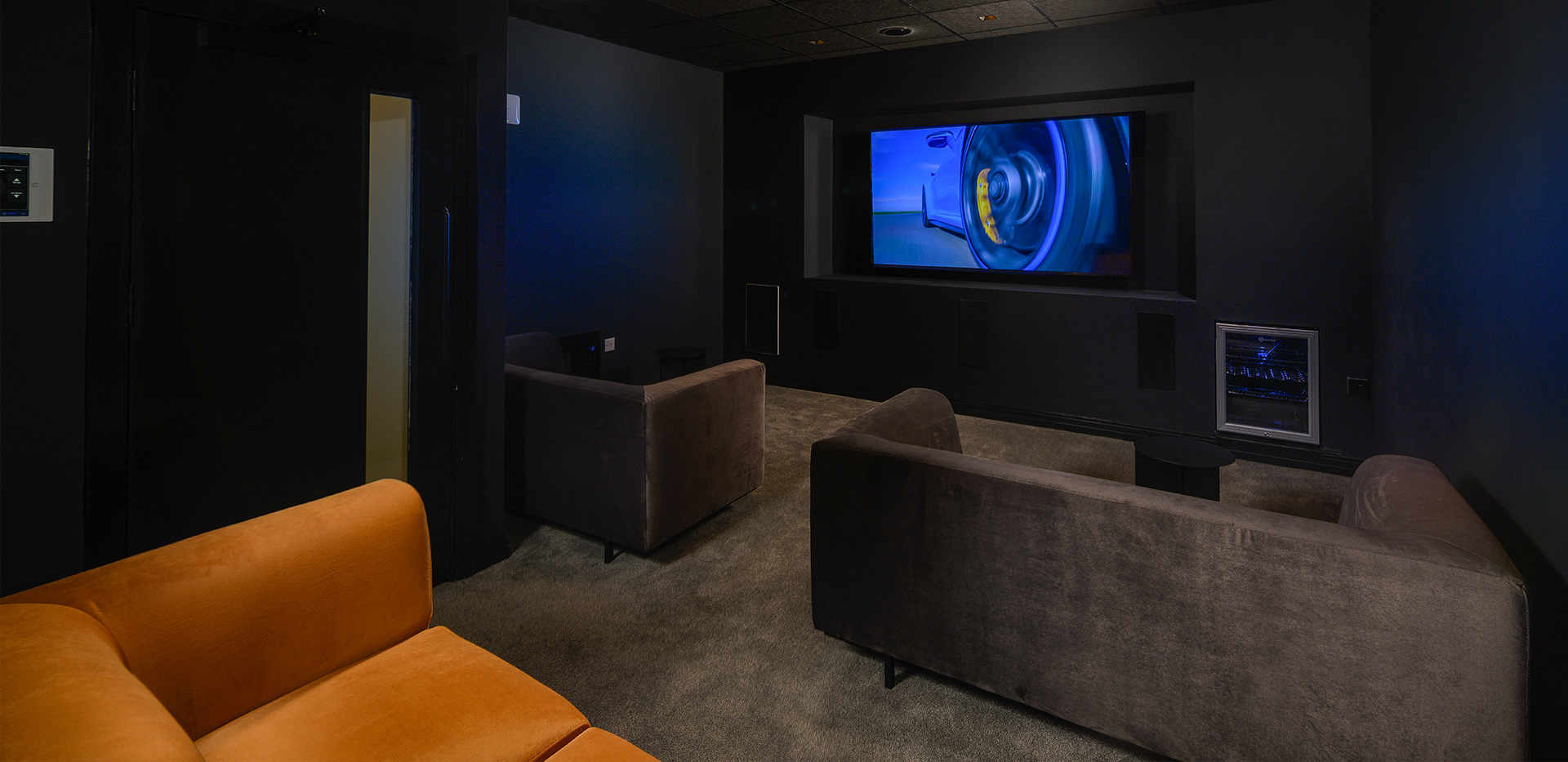 Berkeley, Lumina, Facilities