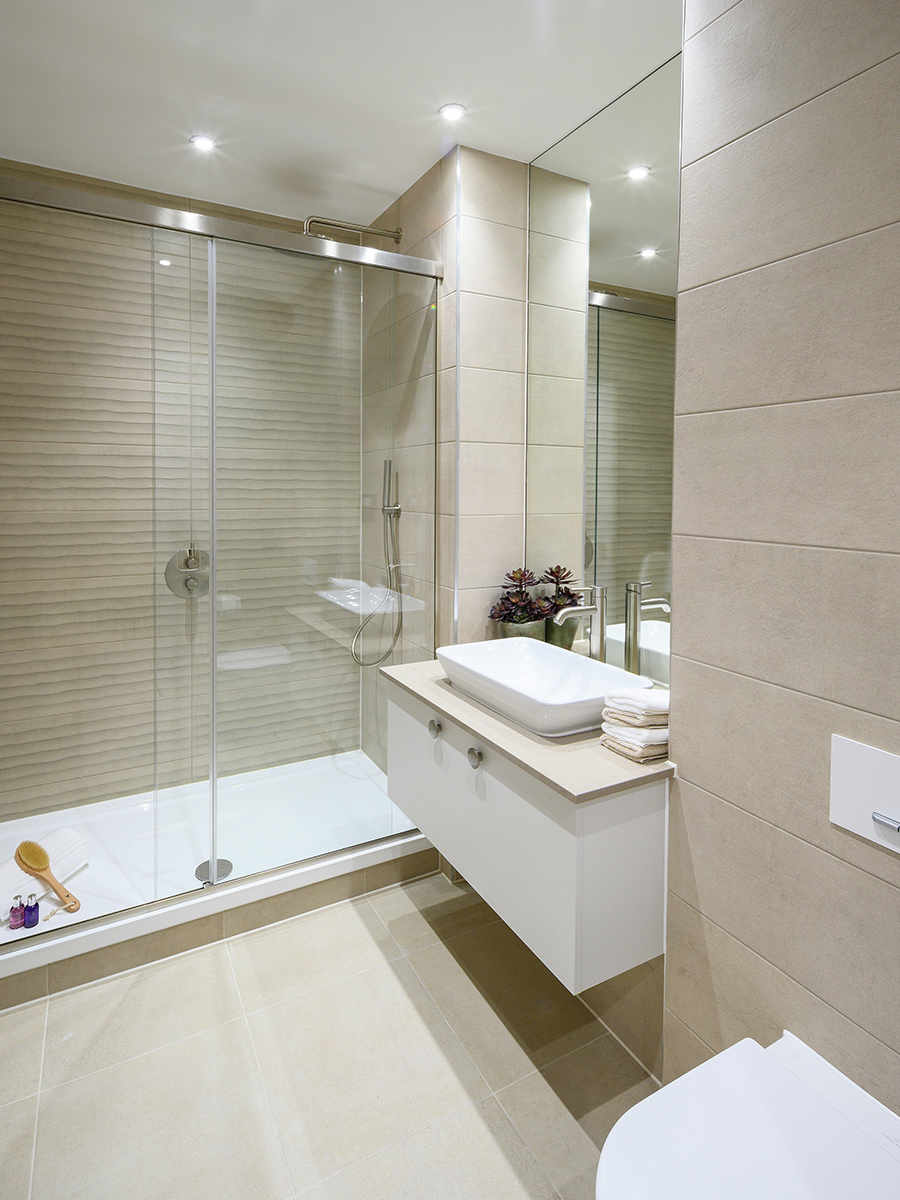 Berkeley, Quinton Court, Interior, Bathroom