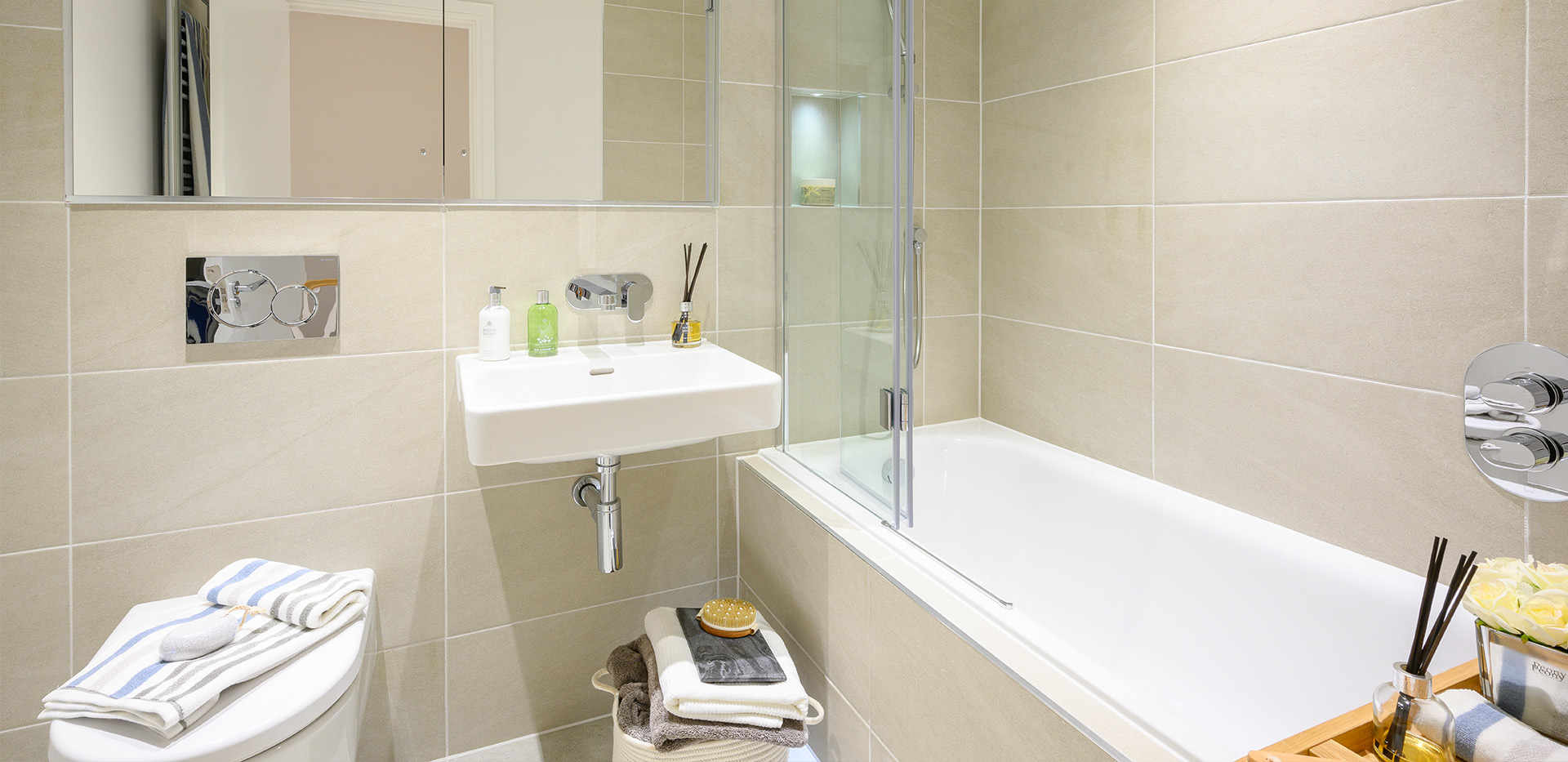 Berkeley, Edenbrook Village, Interior, Bathroom