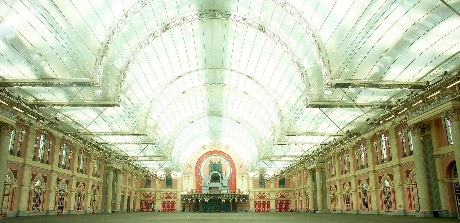 St James, Smithfield Square, Local Area, Hall View