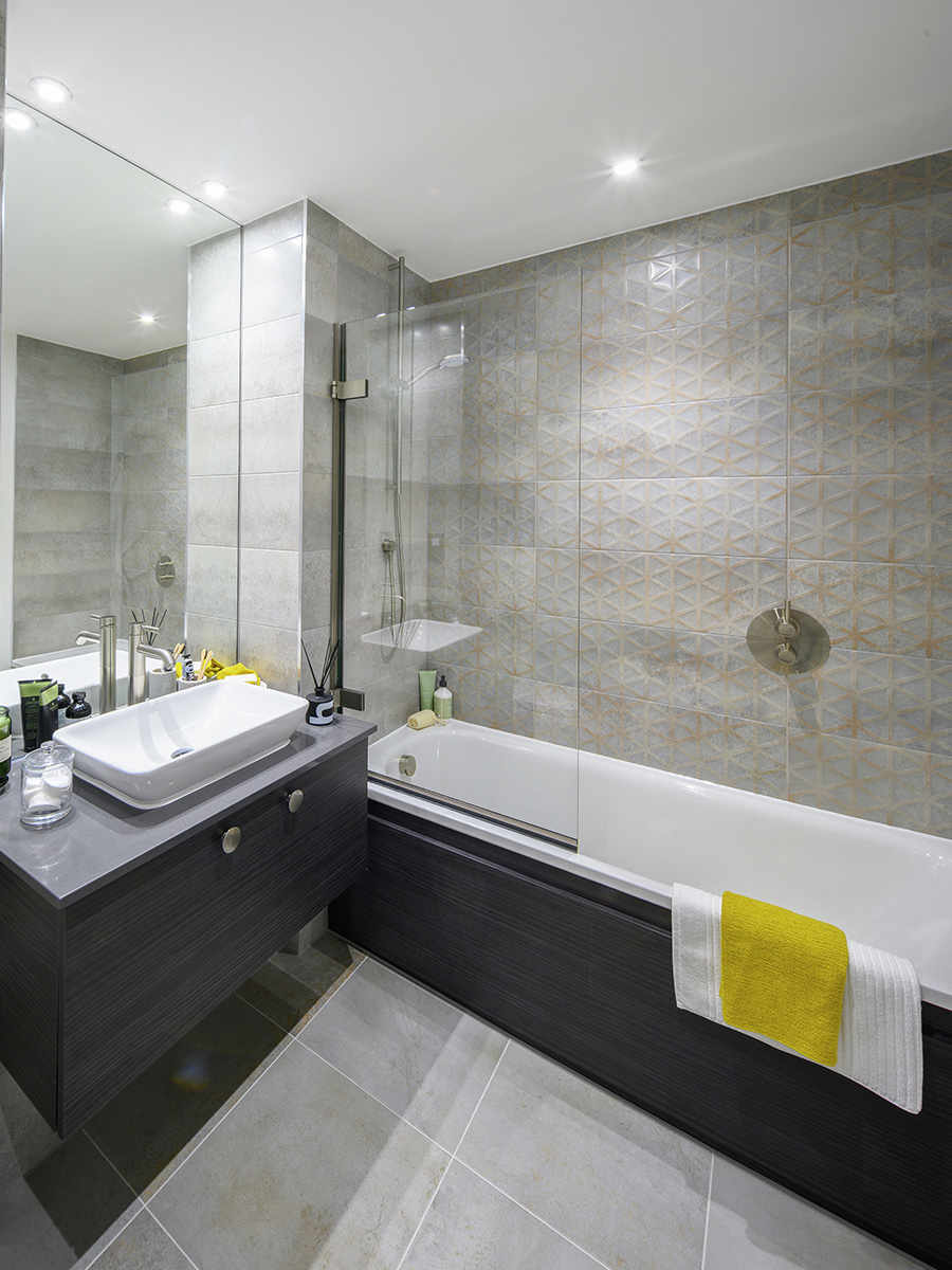 Berkeley, Quinton Court, Interior, Bathroom