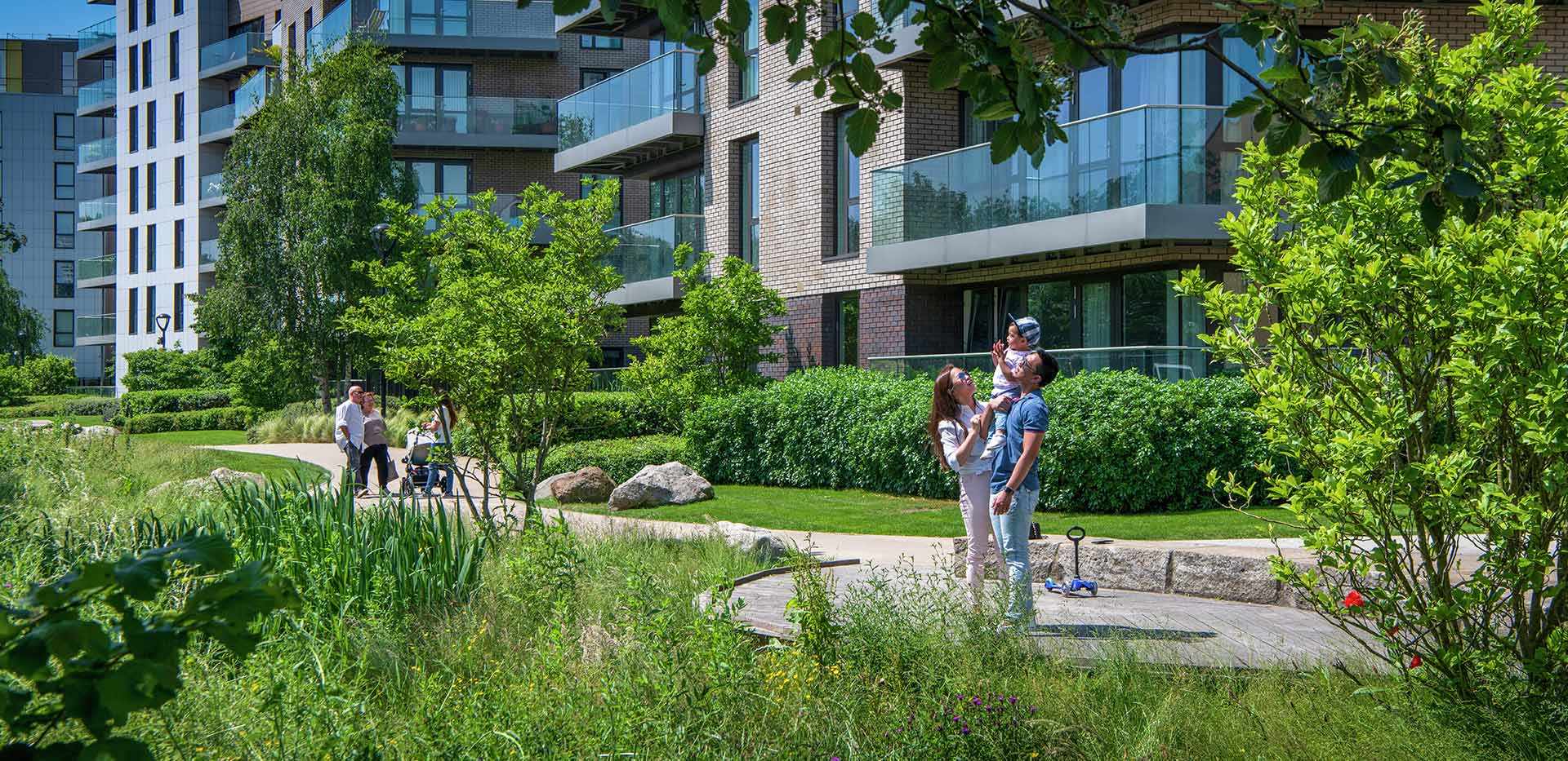 Berkeley, Woodberry Down, Local Area