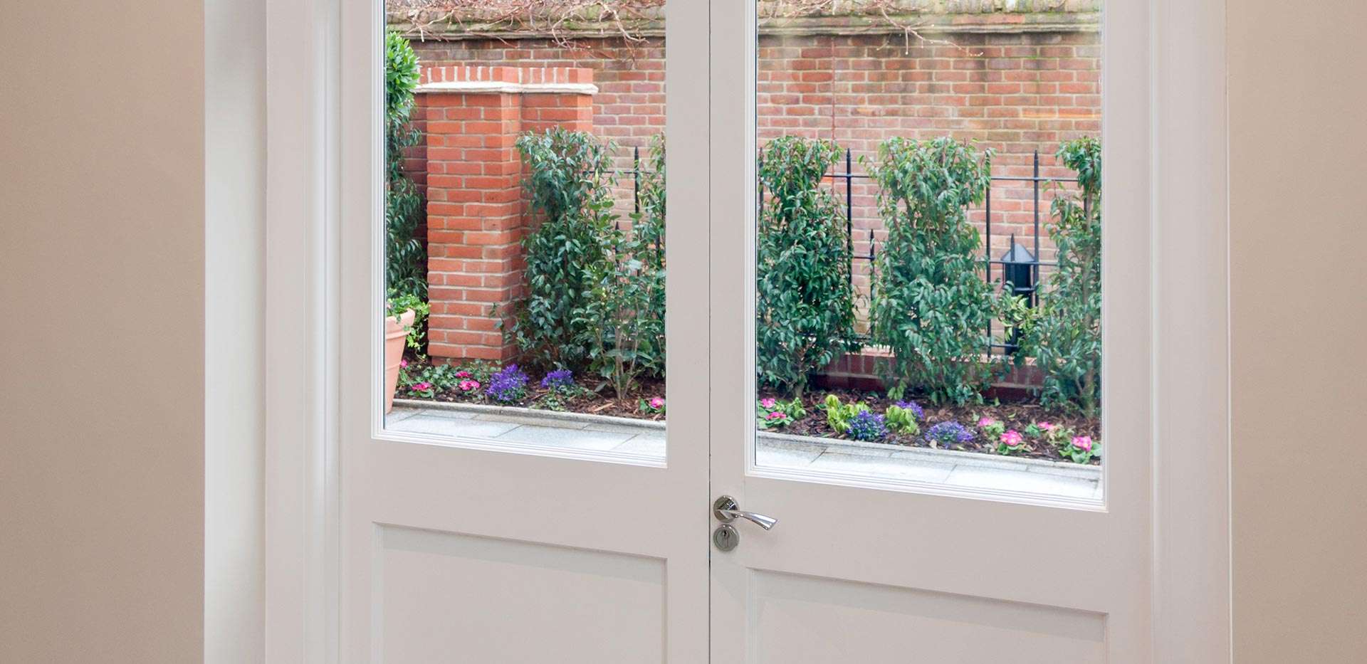 St James, Queens Acre, Butlers Court, Garden View, Exterior