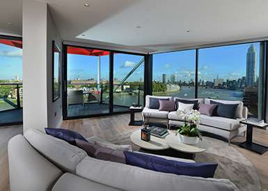 St James, Riverlight, Interior