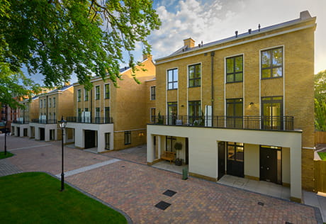 Knights Quarter Exterior Image