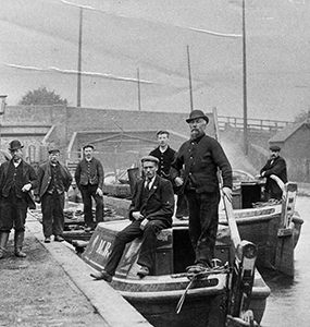 An old black and white image of the former Belmont Glassworks