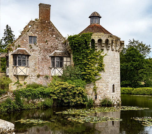 5 Excellent Walks Across Kent, Scotney Castle | Inspiration