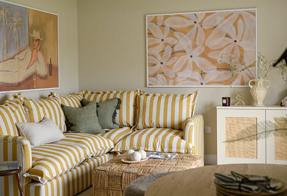 Spring Hill, Manor House apartment, spacious living area