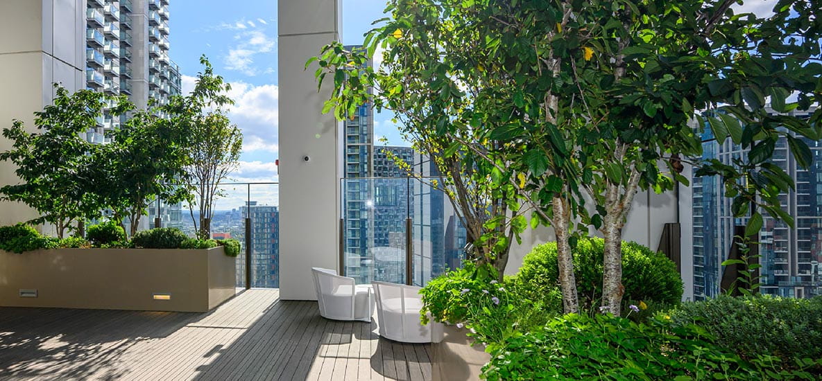 The terrace at Harcourt Gardens at South Quay Plaza