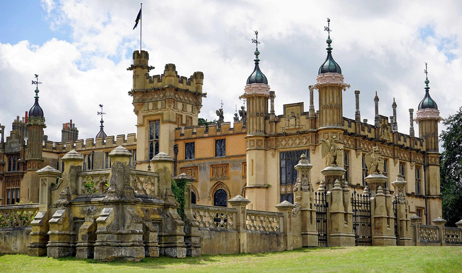 Knebworth House | Berkeley Inspiration