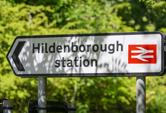 Hildenborough train station sign