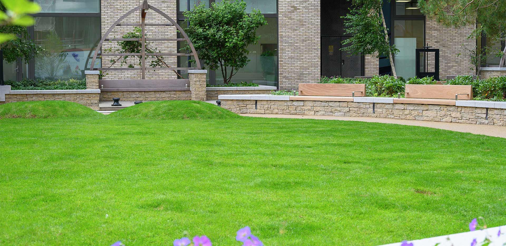 250 City Road Courtyard