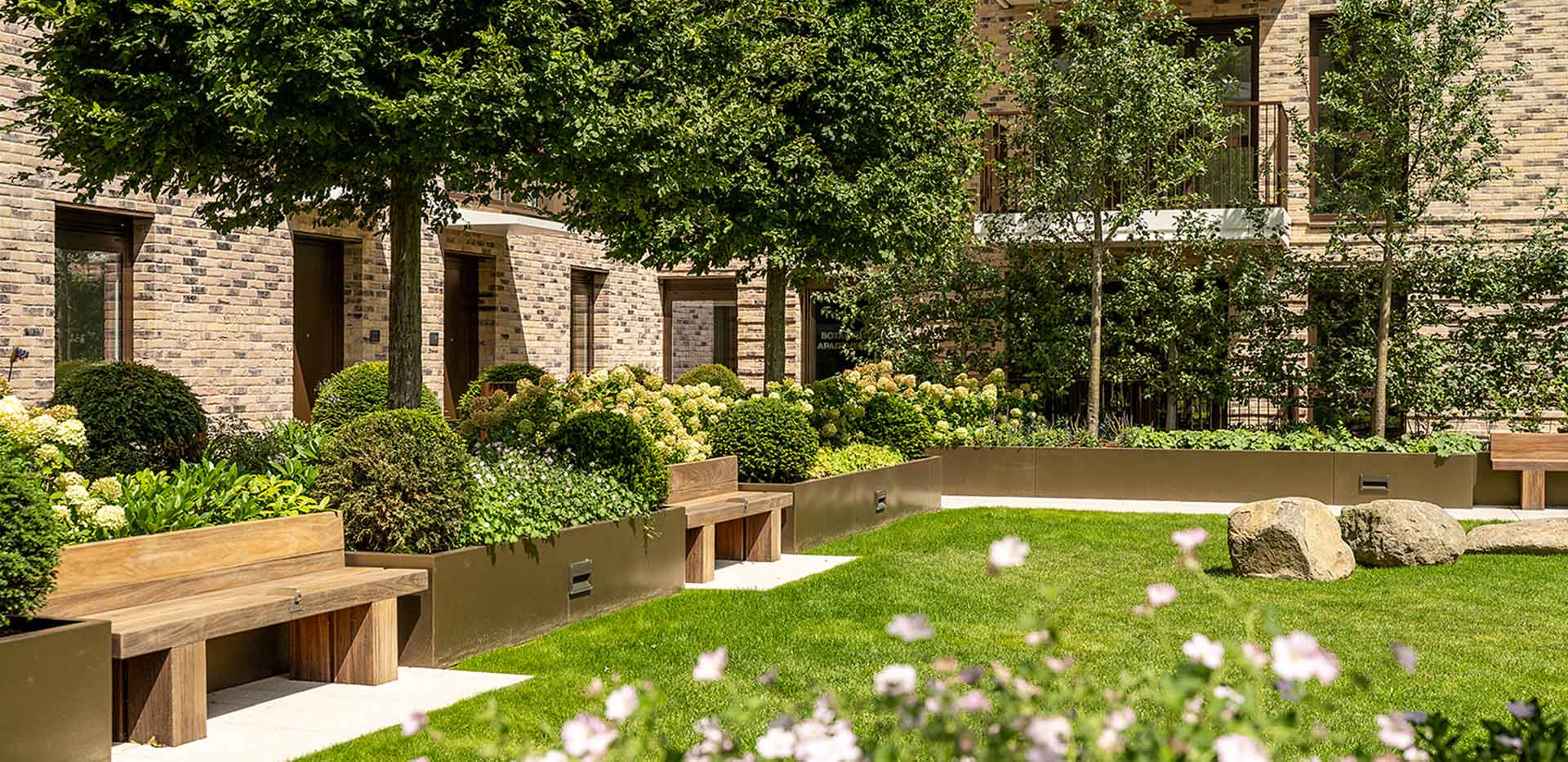 Bow Green, Residents' garden and greenery