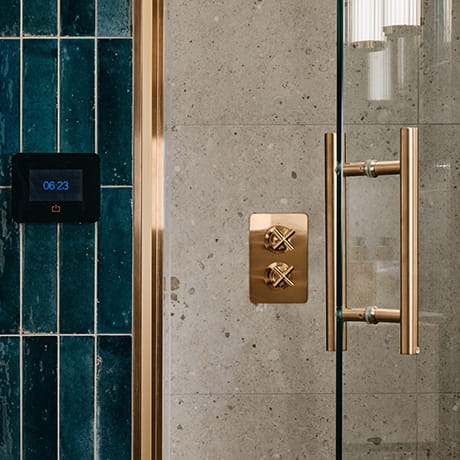 Steam shower with Sonos speaker