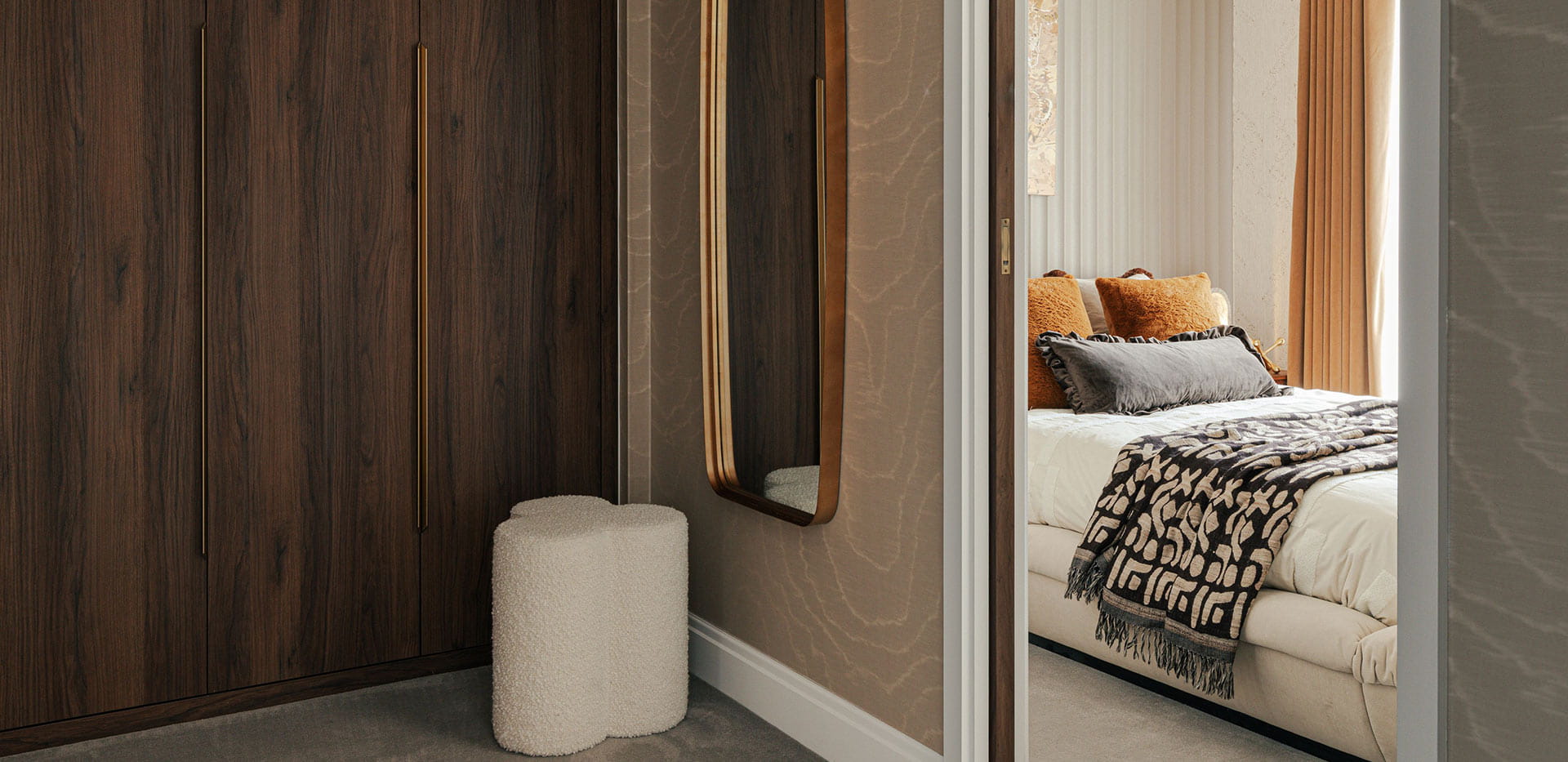 Camden Goods Yard, Showhome, spacious and cosy bedroom