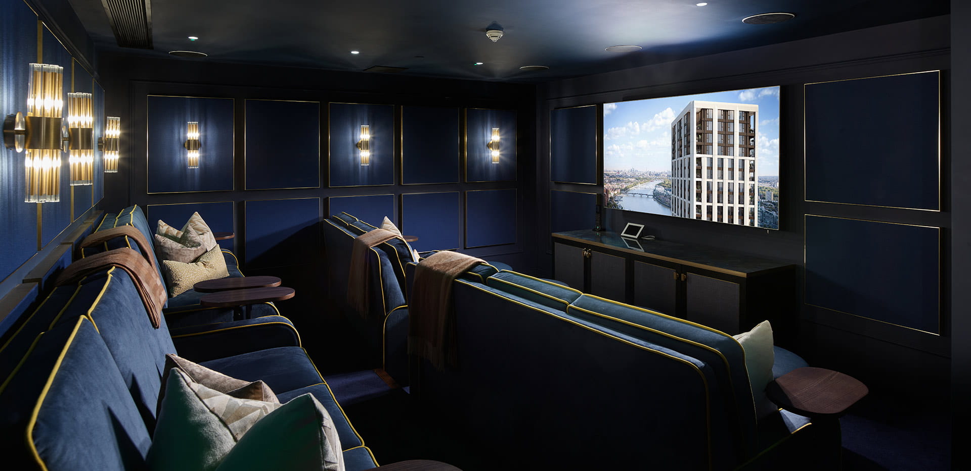 St George, Chelsea Creek, Amenities, Cinema