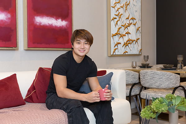 An Image of Chi in Clarendon Apartment