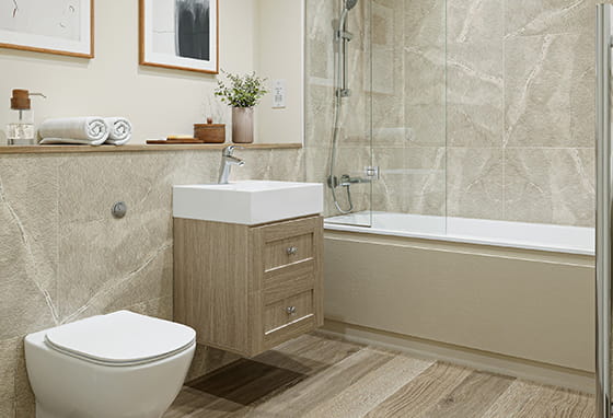 Foal Hurst Green spacious bathroom