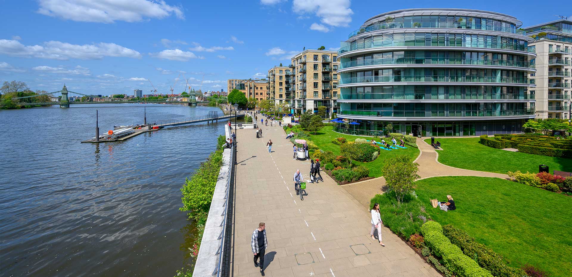 Fulham Reach, Palmer House, Exterior