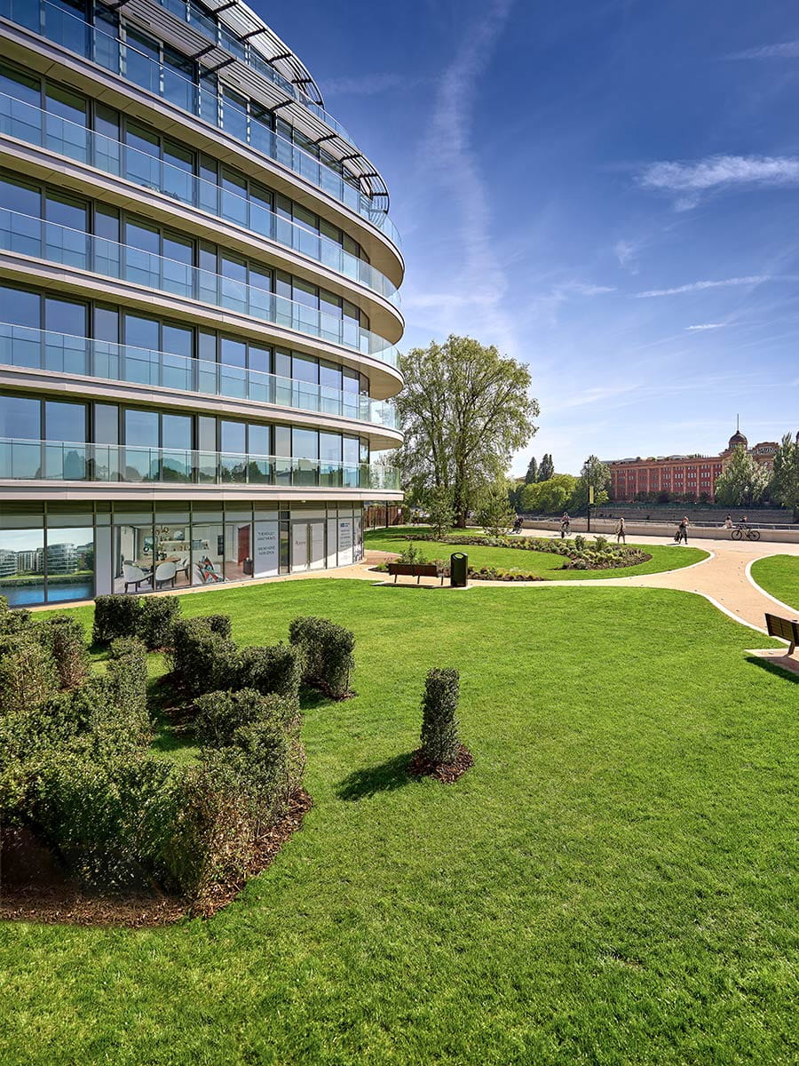 Fulham Reach, Palmer House, Exterior