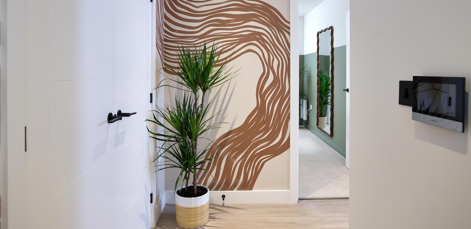 Glasswater Locks hallway to bedroom