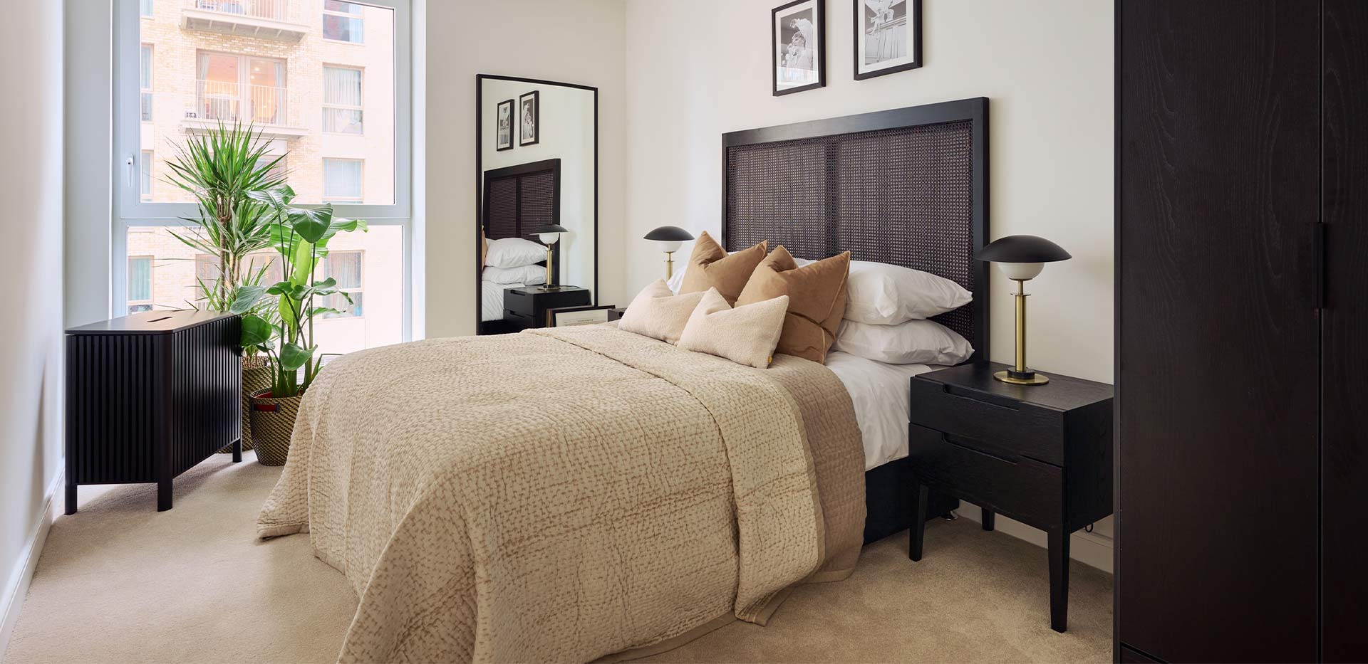 Grand Union, Interior, Bedroom