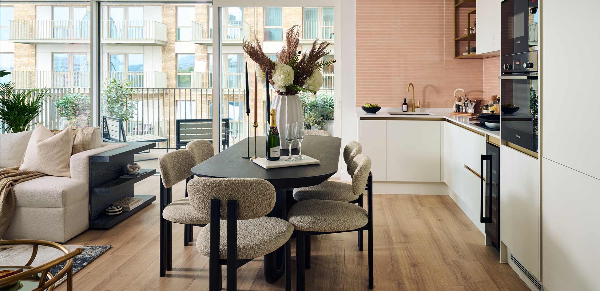 Grand Union, Interior, Kitchen/DIning