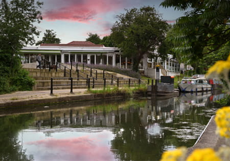 St George, Grand Union, Local Area