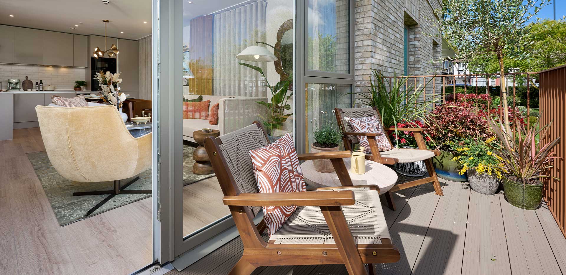 Grand Union, Peninsula House, Exterior, Balcony