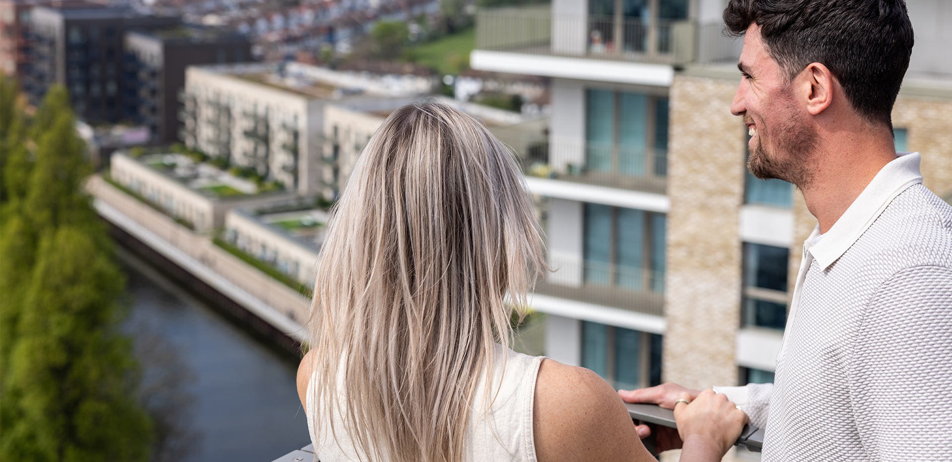 Grand Union, Exterior, Balcony