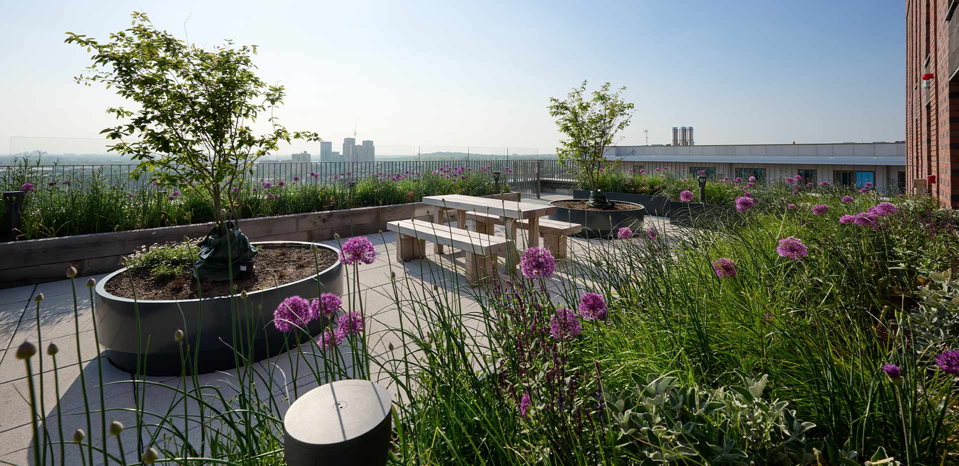 Grand Union, Exterior, Balcony