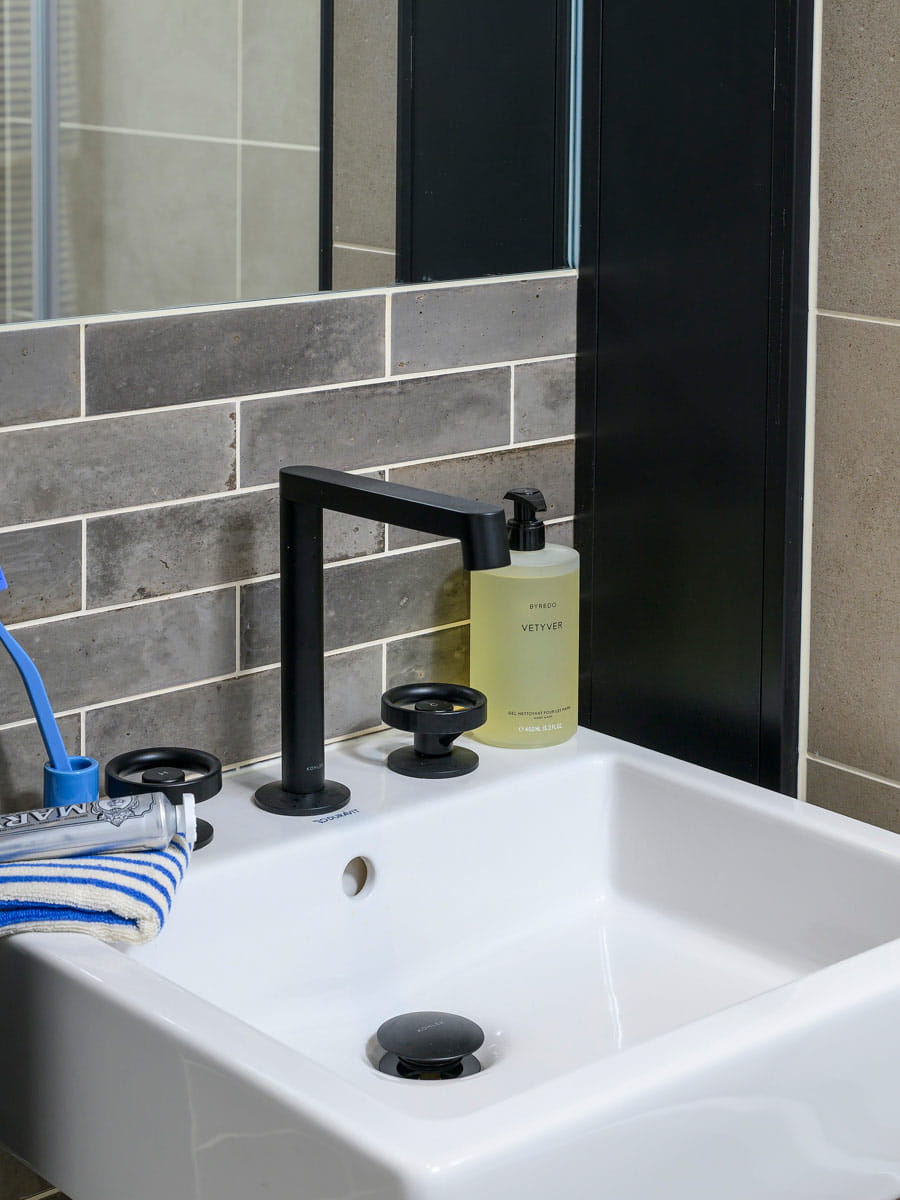 Wash basin modern design